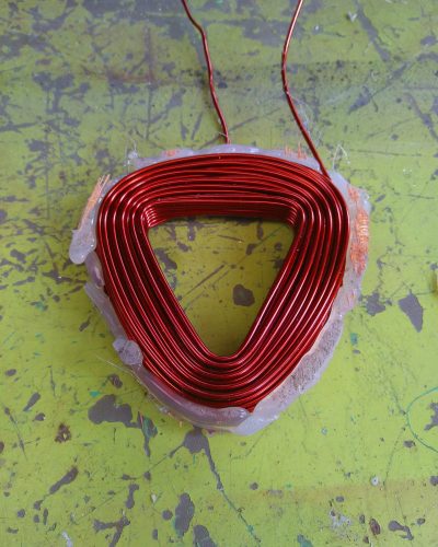Coil secured with glue Carefully take the coils out from the coil winder